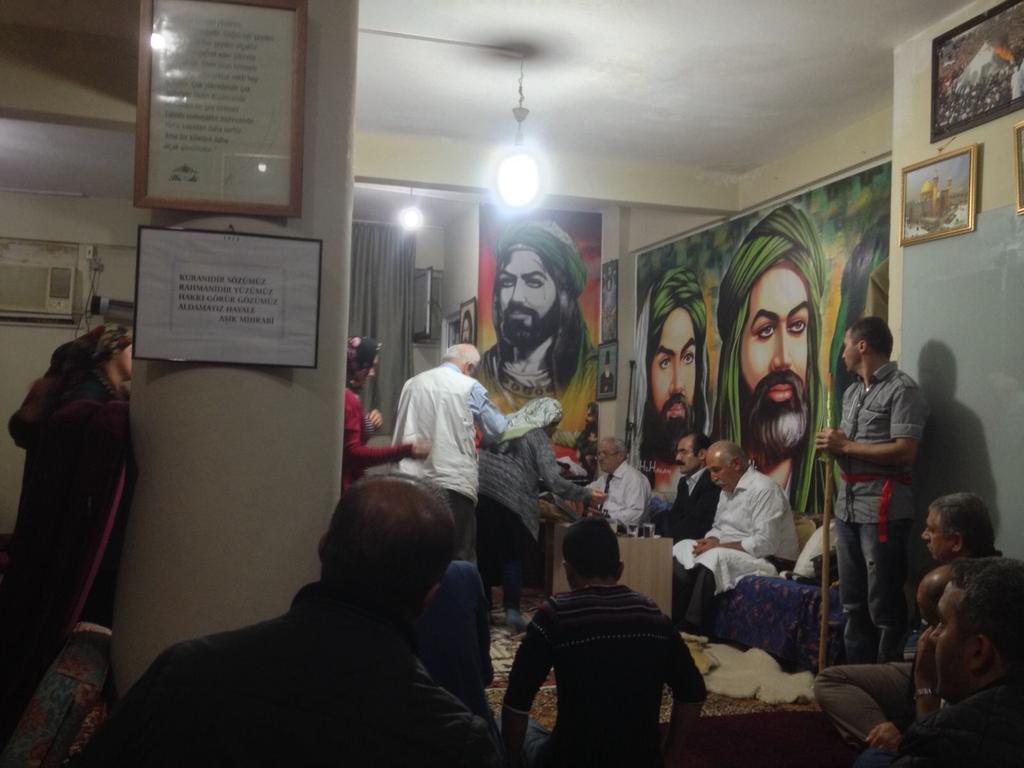 mhp_sultangazi_'s tweet photo. MHP 2. bölge Mv. Adayımız Sn.Mehmet Aslan ile Şah Hatayi Cem Evi ve Kültür vakfı ziyaretimiz.. http://t.co/xp61a99r91