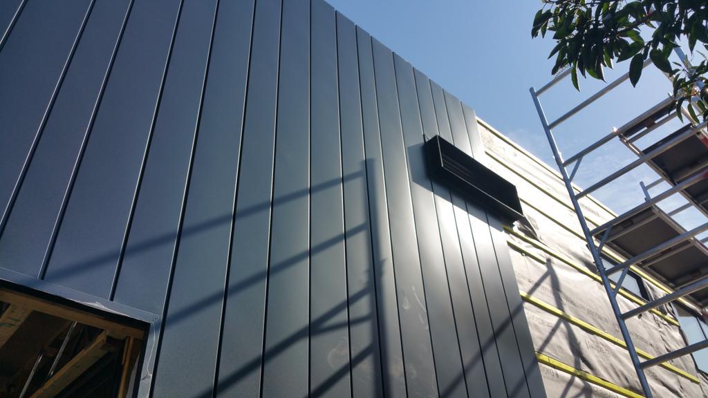 RED_CONSTRUCT's tweet image. This claading is taking a while. 
#build #redconstruct #cladding #style #timetogohome