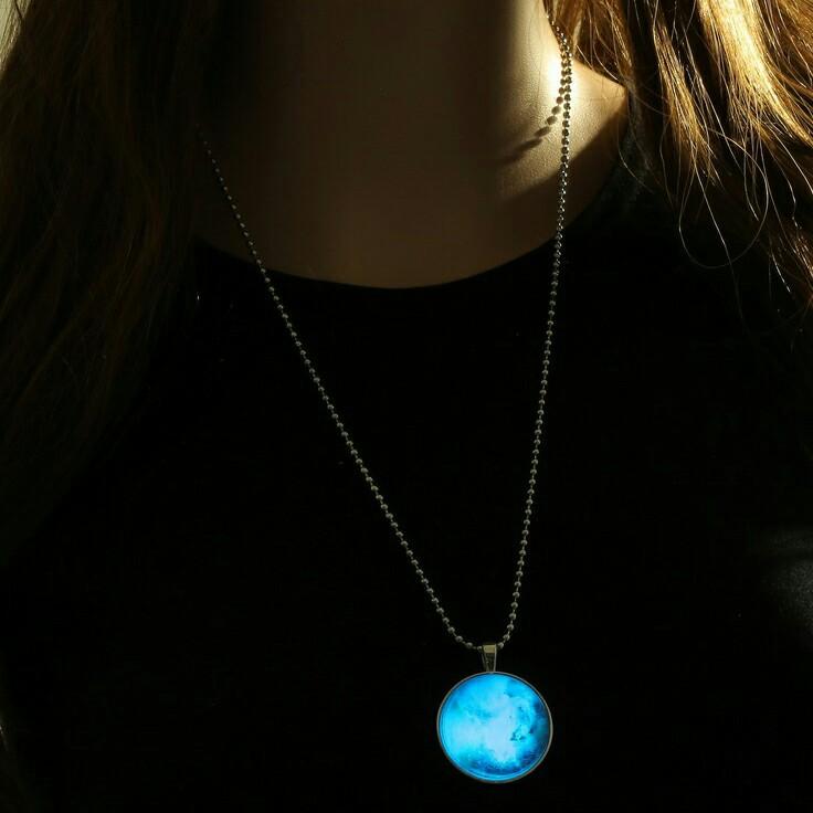 Awesome_Unit's tweet image. RT추첨커밋💕) 
야광 우주 목걸이 판매합니다😘
택포 10000원
입금 다음날 배송🚘
[야광/이름/수량/입금예정일(3일이내)]