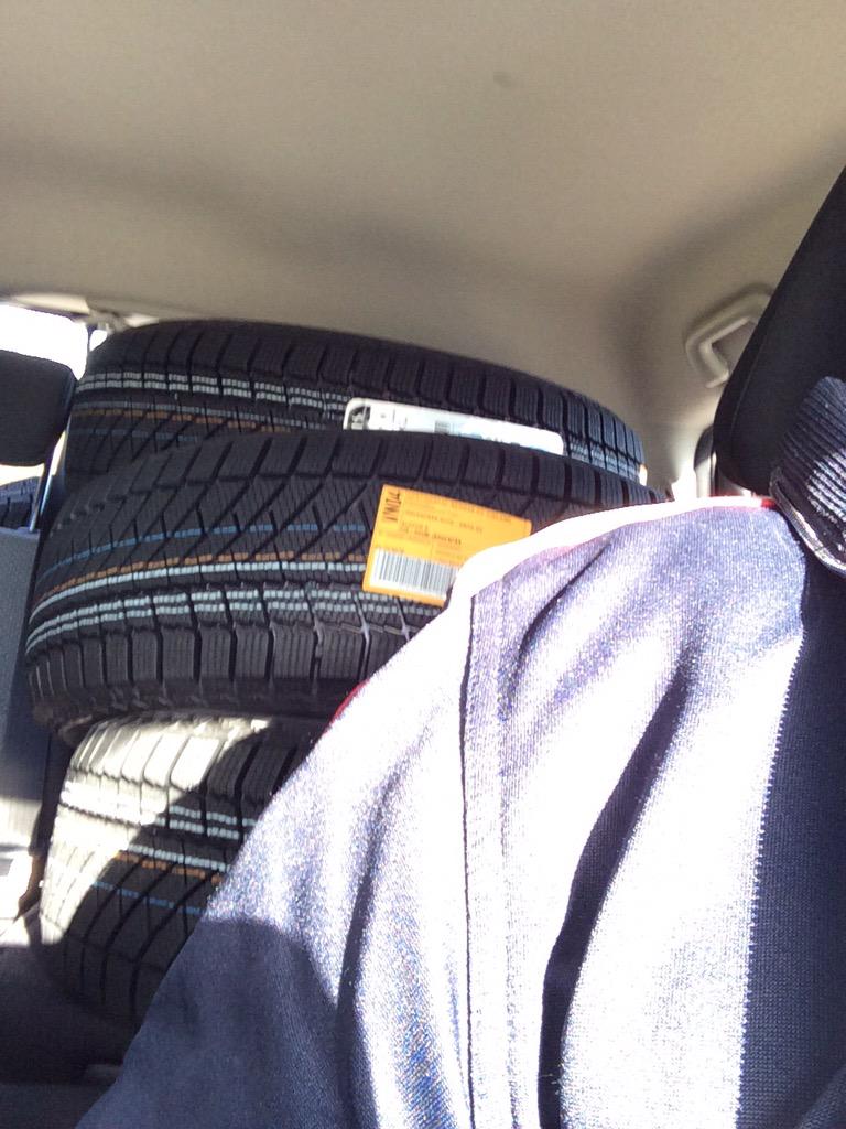 EkoTaxi144's tweet photo. Valmistautumista talveen- Contia piakkoin alle.
@continentaltire
@TTNordic
#AutoArita
@Taksiliitto http://t.co/tpl0CSMyN4