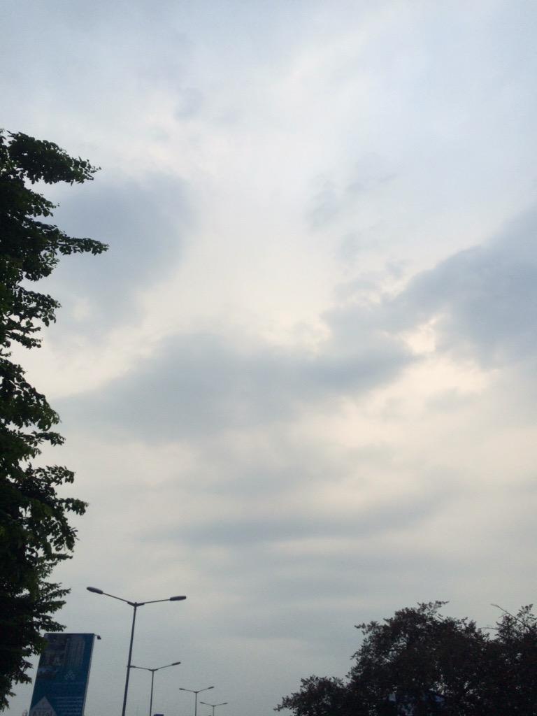 echasoemantri's tweet photo. Thank God, selesai latihan bersama om Erwin Gutawa, menuju tempat latihan berikutnya untuk latihan bersama Trisum. http://t.co/DIeFxUhyoh