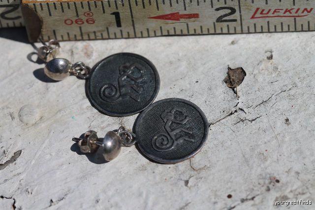 yourgreatfinds's tweet photo. Earrings on Sale 30% Off Vintage 950 Silver Monkey Medallion P… http://t.co/ptt3bQGYKX #yourgreatfinds #PiercedPost http://t.co/0iNjegDrjx