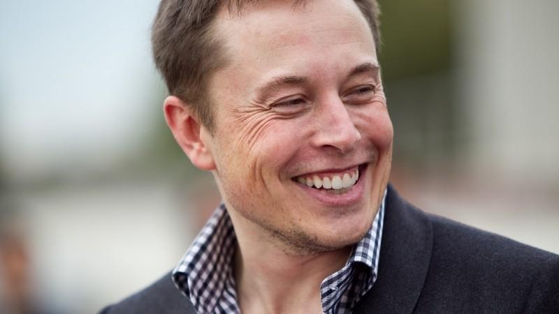 ForbesRussia's tweet photo. Илон Маск назвал Apple «кладбищем Tesla» «Мы всегда в шутку зовем Apple «кладбищем Tesla» http://t.co/rhwdxa73WB http://t.co/KVUHUcrbdD