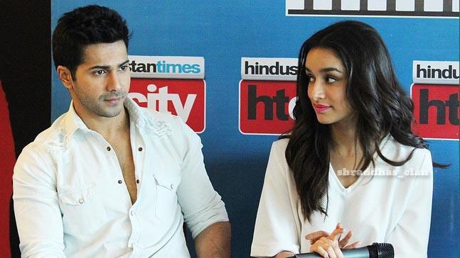 VD_SK_FanClub's tweet photo. The way @ShraddhaKapoor looking at @Varun_dvn โค๏ธ๐ Love Love ๐๐ #TheyBoth #Varddha #ShraddhaKapoor #VarunDhwan http://t.co/rIVIgTfcB6