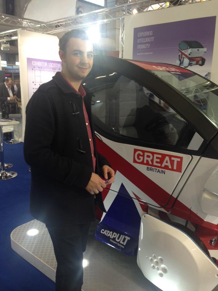 paulp_si's tweet photo. Quand un participant @isima5 au #ITS24hBdx2015 rencontre le sujet d'étude de ces dernières 24h #ITSWC2015 http://t.co/gcsGpX7kqB