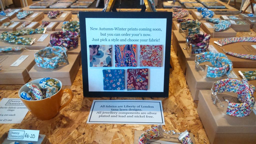 BunnyBosworth's tweet photo. A little tidy of my island @OneArtLiv today, check out my new earrings and rings and pre-order the new collection! http://t.co/mkmntZfPpi