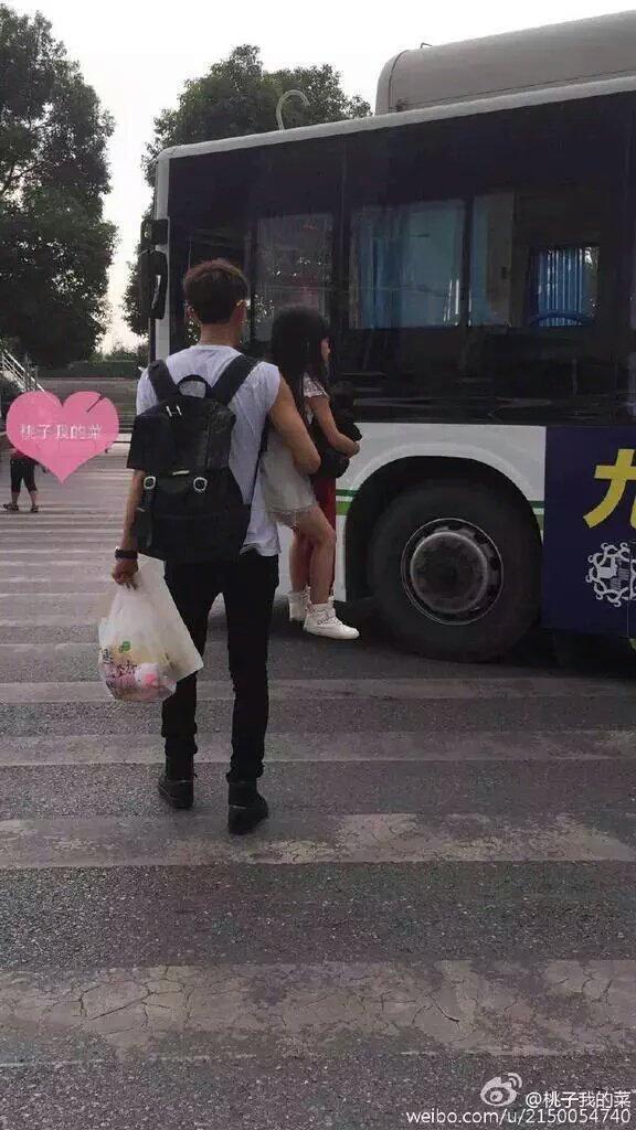 jongin_hunnie's tweet photo. How daddies take care of their kids.
ZiTao and Kai style.
#zikai #taokai http://t.co/gWsJnTgumR