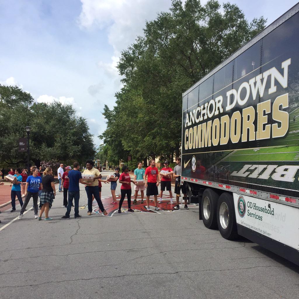 UofSCSGPres's tweet photo. How amazing. @VandyFootball trucks (2!) have arrived with water and generators. Our #SECfamily is incredible. http://t.co/9iWwjj4As1