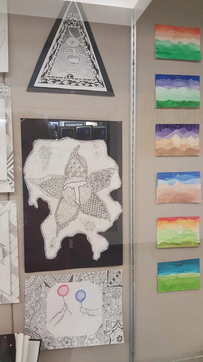 tbhsARTGUILD's tweet photo. Stop by the trophy case and check out the cool stuff art fundamentals is up to! http://t.co/Oz3HpdPlMA