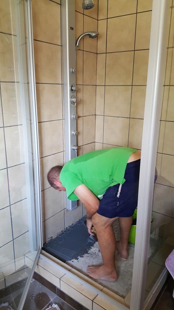 mrcprojects's tweet image. Take out the old tiles out of the shower floor, and install the new tiles. Not finished yet.