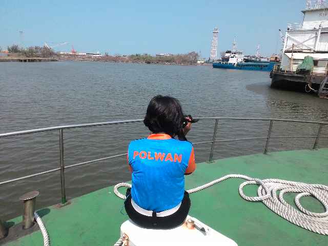 Sndrian ajh nih bu polwan,