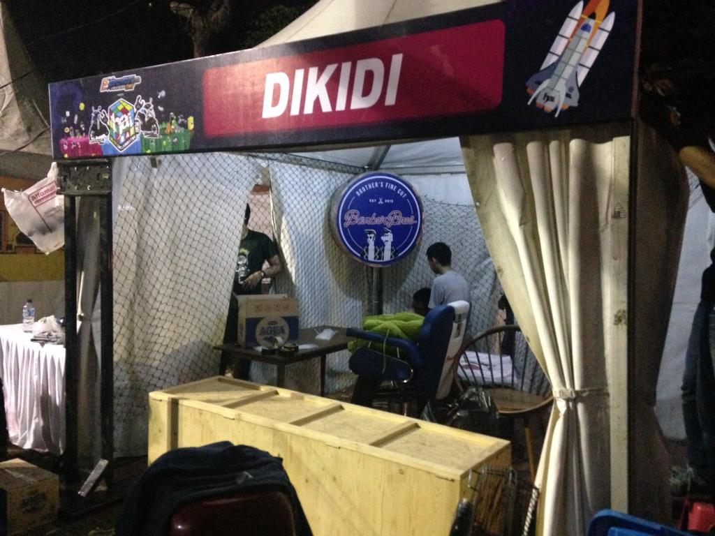 HaiMagazine's tweet photo. Mau #cukurgratis + syuting #barengDeanda di #HaiDay2015 ? Datengin booth @dikidicom besok!
@deandaptr http://t.co/nn1B0CeFPh