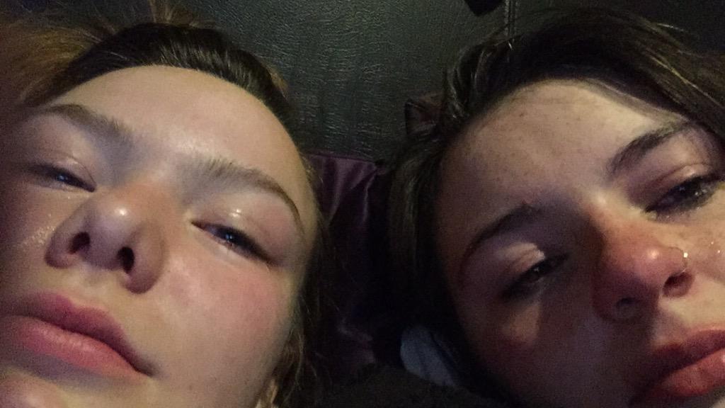 happiIyshan's tweet photo. when u spend ur day in bed crying over 1d x http://t.co/jQSfk7LqvE