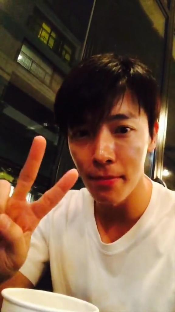 ELF_bandung's tweet photo. [151009] Everyshot with Donghae! http://t.co/VUjEEhQeE1 http://t.co/SBIXLGeBBt
-GyuHaeBiased