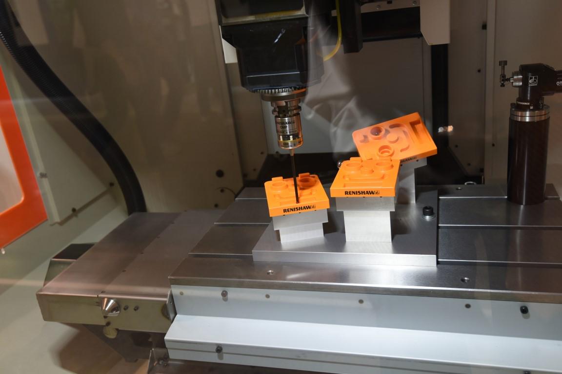 RenishawSpA's tweet photo. @EMOMILANO2015 la #metrologia #Renishaw con nuove funzionalità per #macchineutensili #CNC a #EMO2015 Pad5 D15 http://t.co/Z64CWNSDWo