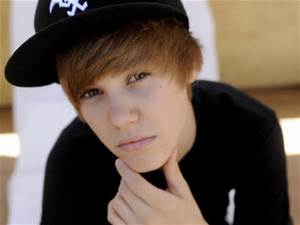 PfollowJBHelp's tweet photo. RT para votar
comente para votar DUAS vezes VotePeloJustinBieber #EMABiggestFansJustinBieber http://t.co/LBfmAtcg21