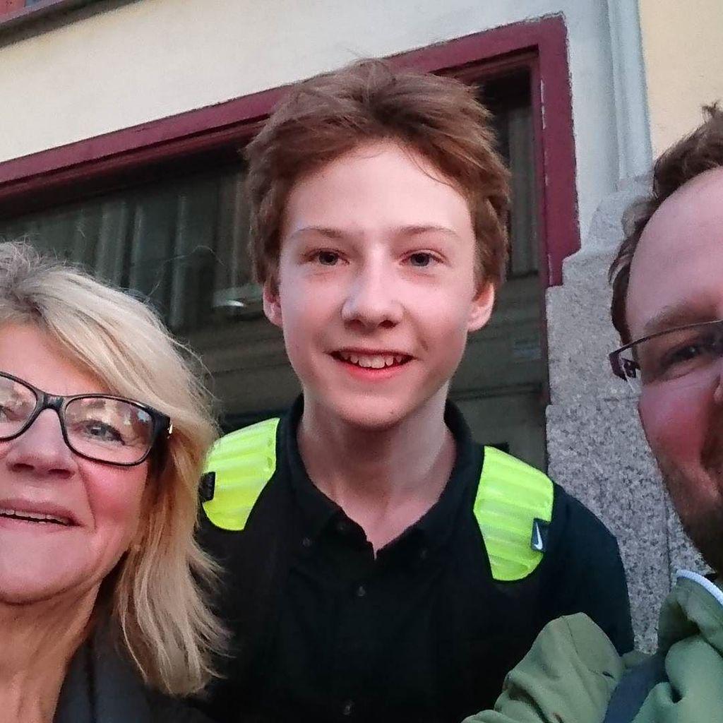ChrisOLisbeth's tweet photo. Den här killen Melker va grym.. Han sprang med oss runt hela Stockholm. Den här killen va fantastisk när jag tyckte… http://t.co/EHn68ok85A