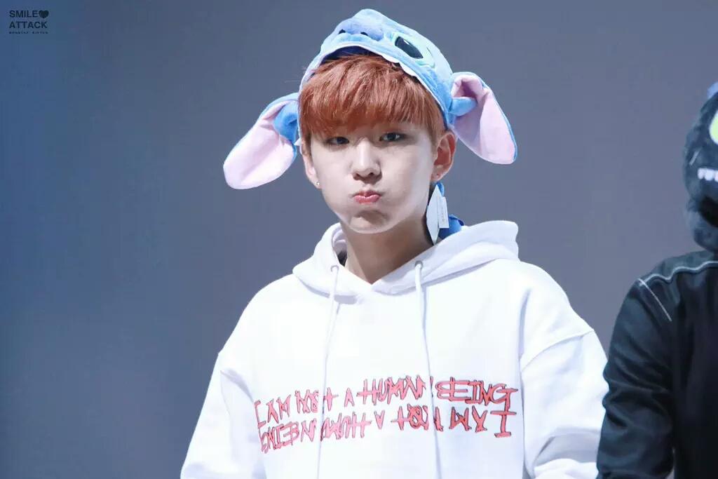 kihyunstyle's tweet photo. 151004 청량리 fansign~ #iamnotahumanbeing #kihyun #기현 #kihyunstyle #monstaxstyle #몬스타엑스
photo by @SmileAttack_KH 💕 http://t.co/fMO607crrC