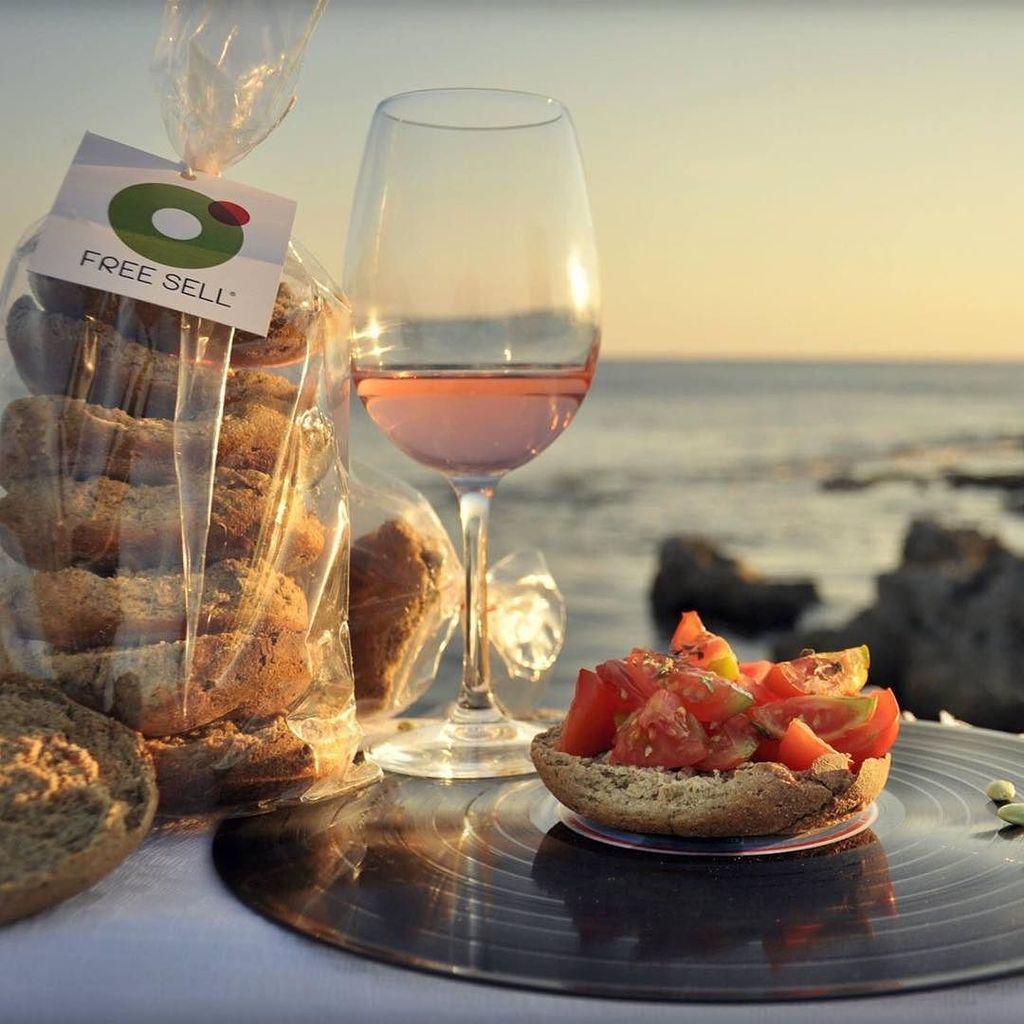 apuliasocial's tweet photo. #freesell #canapa #hempfood #healthy #tomato #fresh #puglia #sea #mediterranean#break #lov… http://t.co/EHcFlwu7bv http://t.co/F7xDiZsEfg