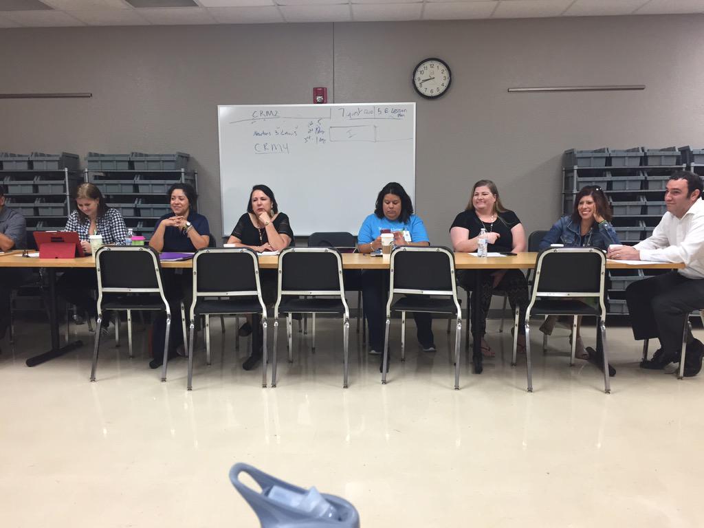 NuChanpheng's tweet photo. #AISDProud @Perez_Elem @AkinsAISD #AustinPTA AkinsVerticalTeamMeeting http://t.co/xkbZxyZKX4