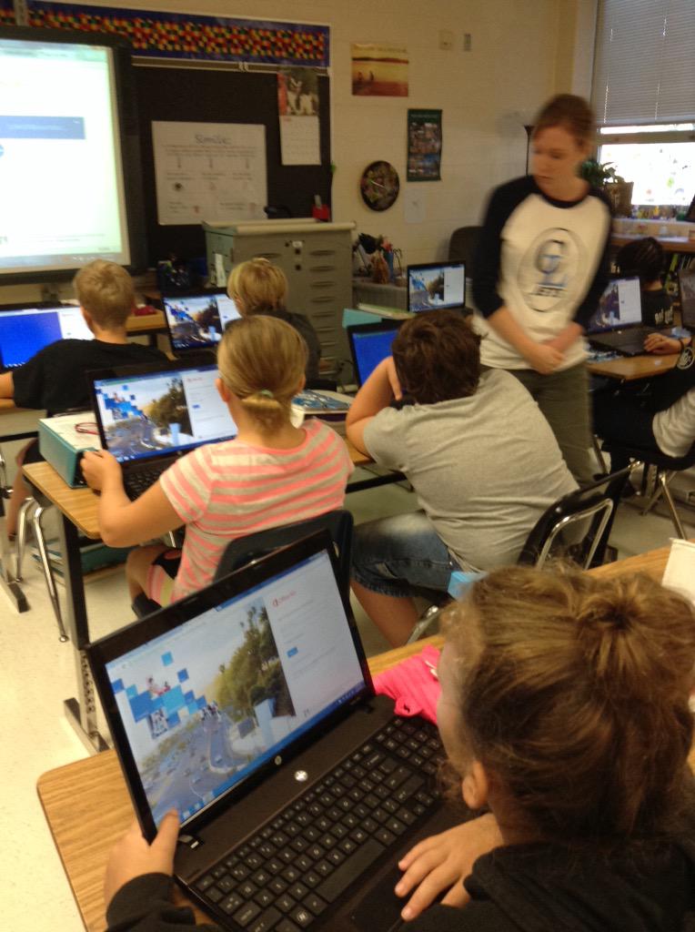 StacyFraser5's tweet photo. Roaring on with Edmodo! #poweronCLMS @CLMSJETS http://t.co/T1ireZCQnQ