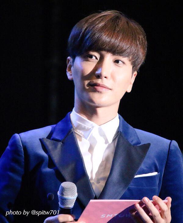 13elieveSG's tweet photo. [HD PIC] 151004 Gangnam K-pop Festival - Handsome MC Teuk 😘 [4P] (Cr:@spitw701) http://t.co/GXZSX7DTIG