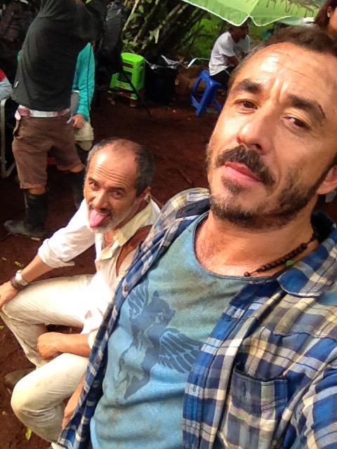 pablo_granados's tweet photo. @sergiomier hacemos caipis en el avant premiere  de @PeliculaLusers en Santa Cruz ??? http://t.co/shEcaJusUT