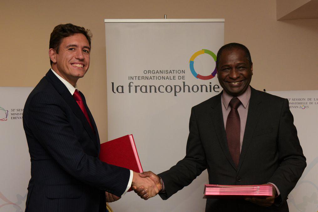 OIFrancophonie's tweet photo. #OIF et #Bulgarie signent un accord de siège pour le #CREFECO http://t.co/iymRrDoZu9 @cmfevn2015 http://t.co/sDY64U8p92