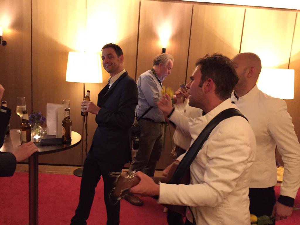 jhmcreative's tweet photo. .@TheCreativeDoc throwing down some moves with the band #pha10 #party @PHAMedia http://t.co/FvRoVqMI8r
