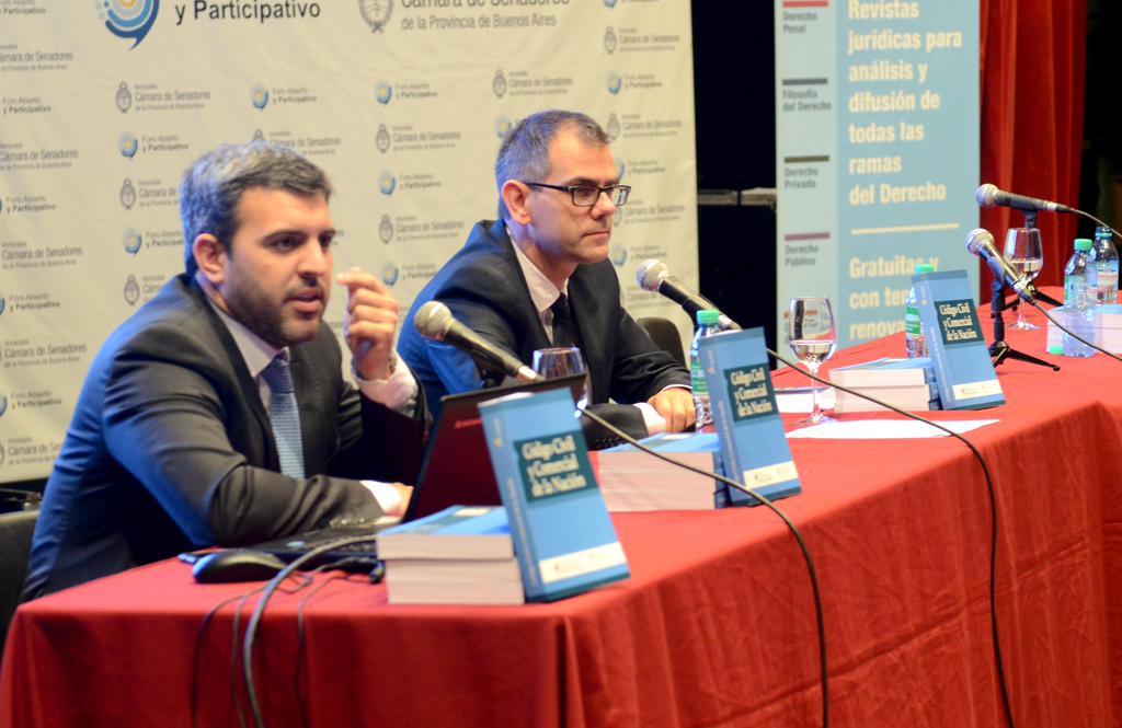 RobertoDaoud's tweet photo. En las jornadas de actualizacion del nuevo #CodigoCivil #Quintopanel @PabloBruera @smartorelli @lriesgo http://t.co/cNjcFT6o0p