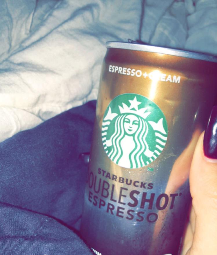 Yara_Bess's tweet photo. Nothing is better than this in bed. http://t.co/uWSSYYtoiK