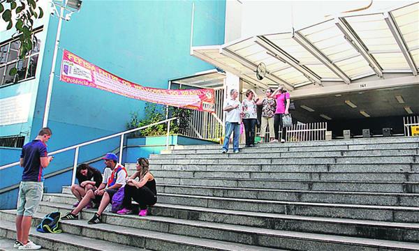 DGABC's tweet photo. Fefisa vende prédio e pode fechar campus #fefisa #educação #campus #SantoAndré http://t.co/HJ575pUt5E http://t.co/PmG5Rcrdxd