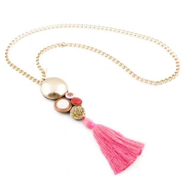daheaccesorios's tweet photo. #Serendipity Tassel, consiguelo ahora en @G_INVENTIVA ¡Feliz Viernes! ✌🏻️ http://t.co/1Uui94iRhd
