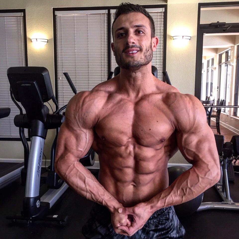 SlyGora's tweet photo. #FlexFriday http://t.co/jxfKZDz5tz