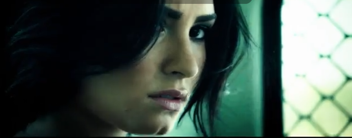 This is an amazing video, Demi you're a big fellow!
I'm madly in love <a href="/ddlovato/">Demi Lovato</a> 
#ConfidentMusicVideoTODAY