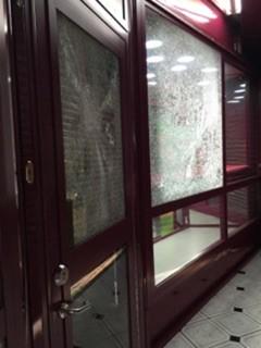 simon_stonehawk's tweet photo. Shocked to hear of the attack at Lakshmis Jewellers, our complete secure shopfront prevented access!! http://t.co/DnzCo6gW1N