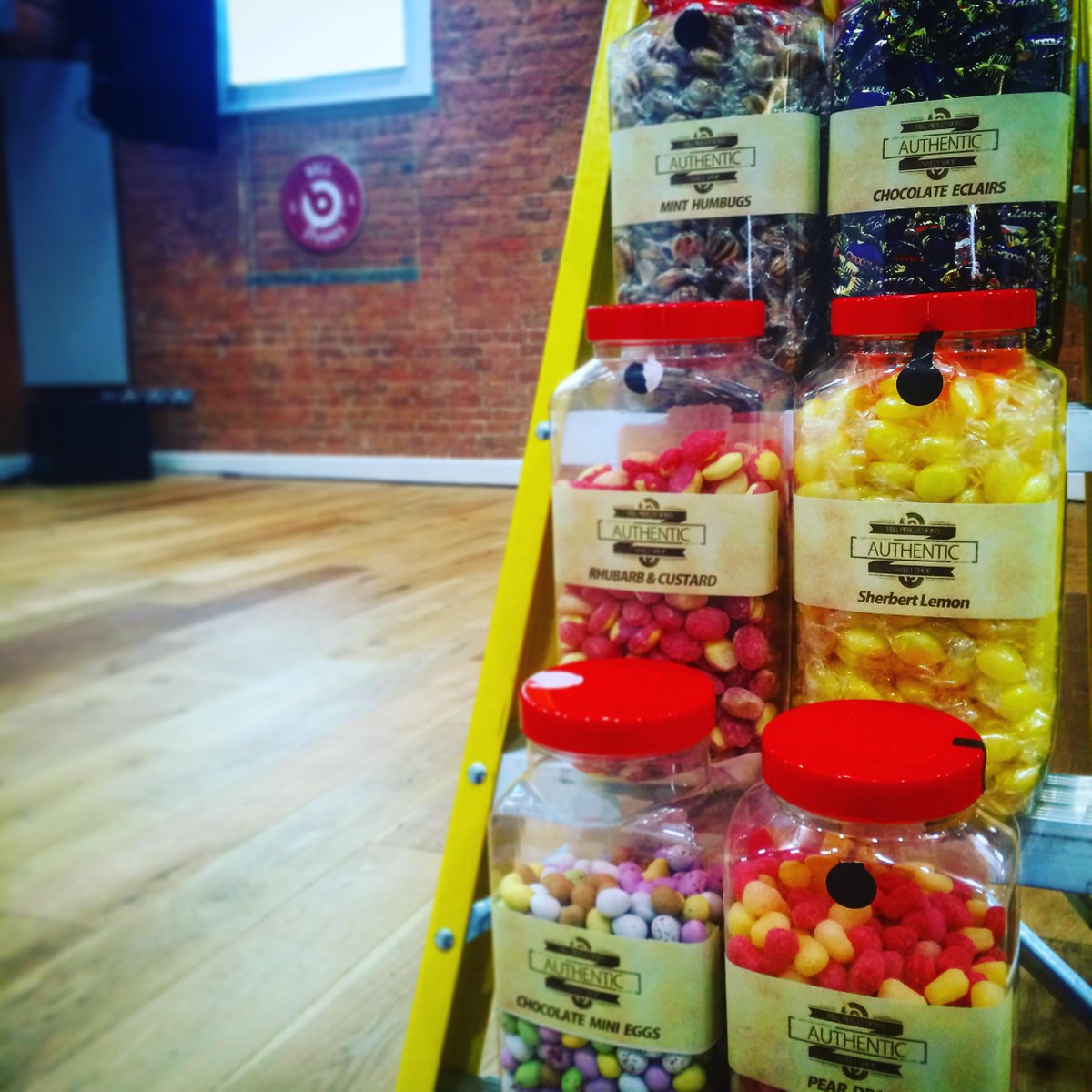 LarrytheLadder's tweet image. Modelling some retro sweets now available @bellperc 
#Nostalgia #Sweets #PearDrops #FlyingSaucers #WillyWonka