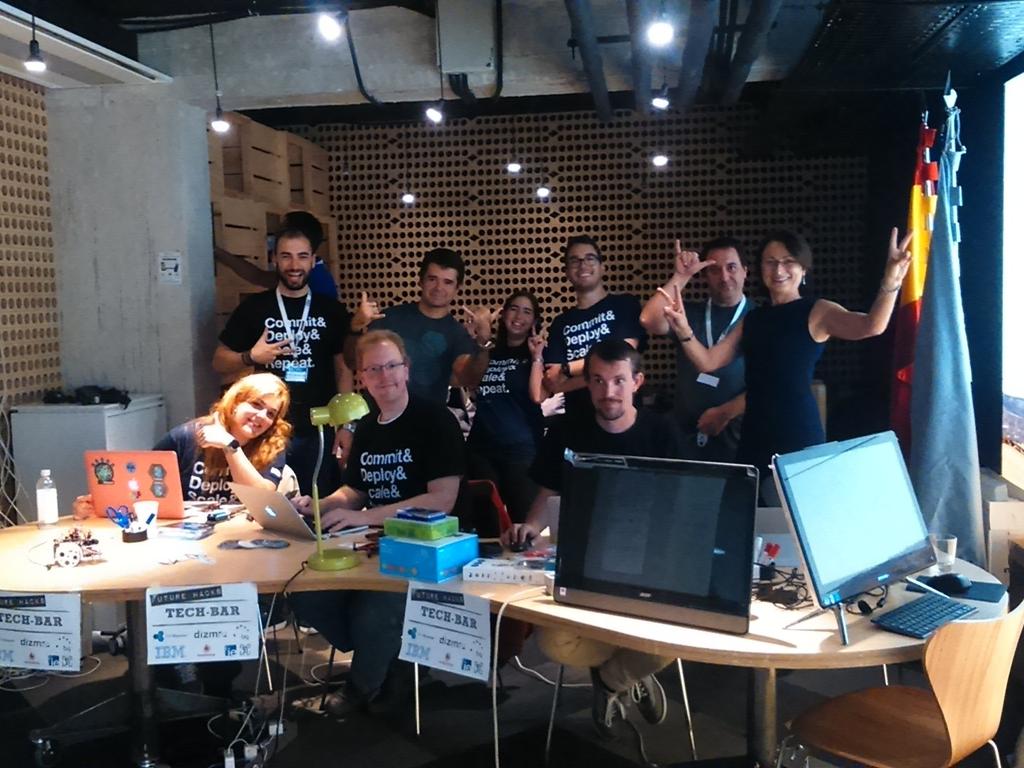 erbon's tweet image. RT IBMDevWorks_es &quot;RT vrespaldiza: #futurehacks our tec mentors http://t.co/sHjErDDTHy&quot;