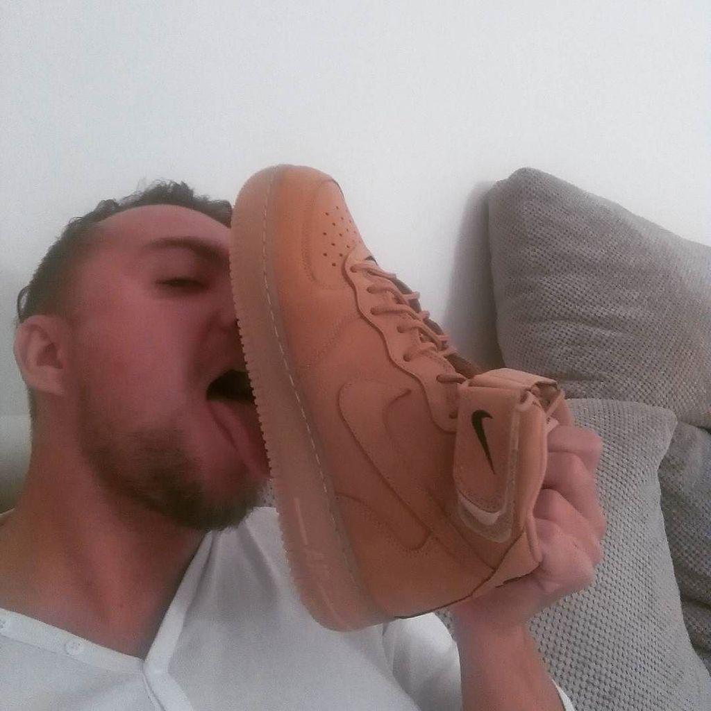 sneakercn's tweet photo. #NikeLabAirForce1MidQSWheat #boty #boticky #sneakers #sneakerhead #sneakersaddict #nikeairforce #nikelab #airforceo… http://t.co/m7i6Evdmez