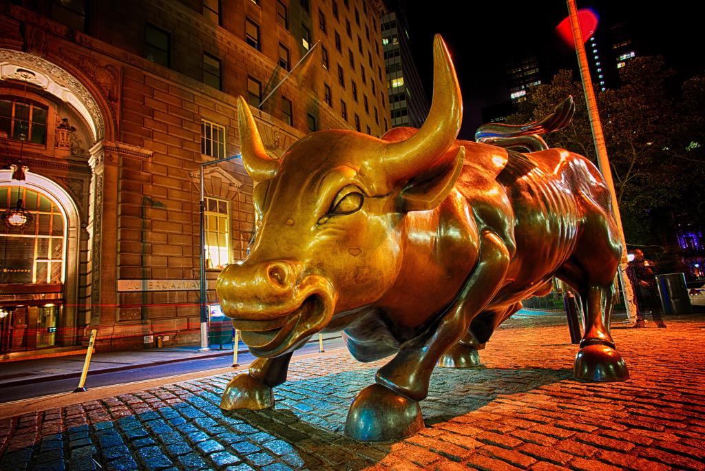 dylanmunro's tweet image. The Charging Bull at night #nyse #newyork #travel #travelpics #nikon #architecture #historic #wallstreet