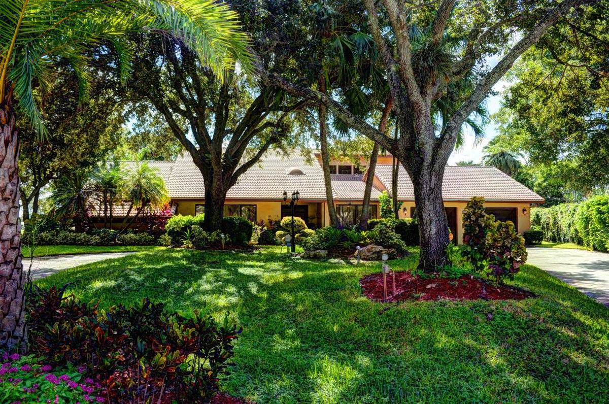 JPiattRealtor's tweet image. Beautiful Ft Lauderdale 4/3 Estate Home on Golf Course for $662,500 tour.circlepix.com/home/XLDW8A #Relocation #Lifestyle
