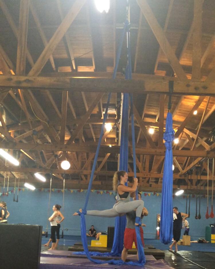 GerardStephanie's tweet photo. Aerial silks! #circusclass #hollywood #aerialsilks #invertedsplits http://t.co/WQK9xE92hc