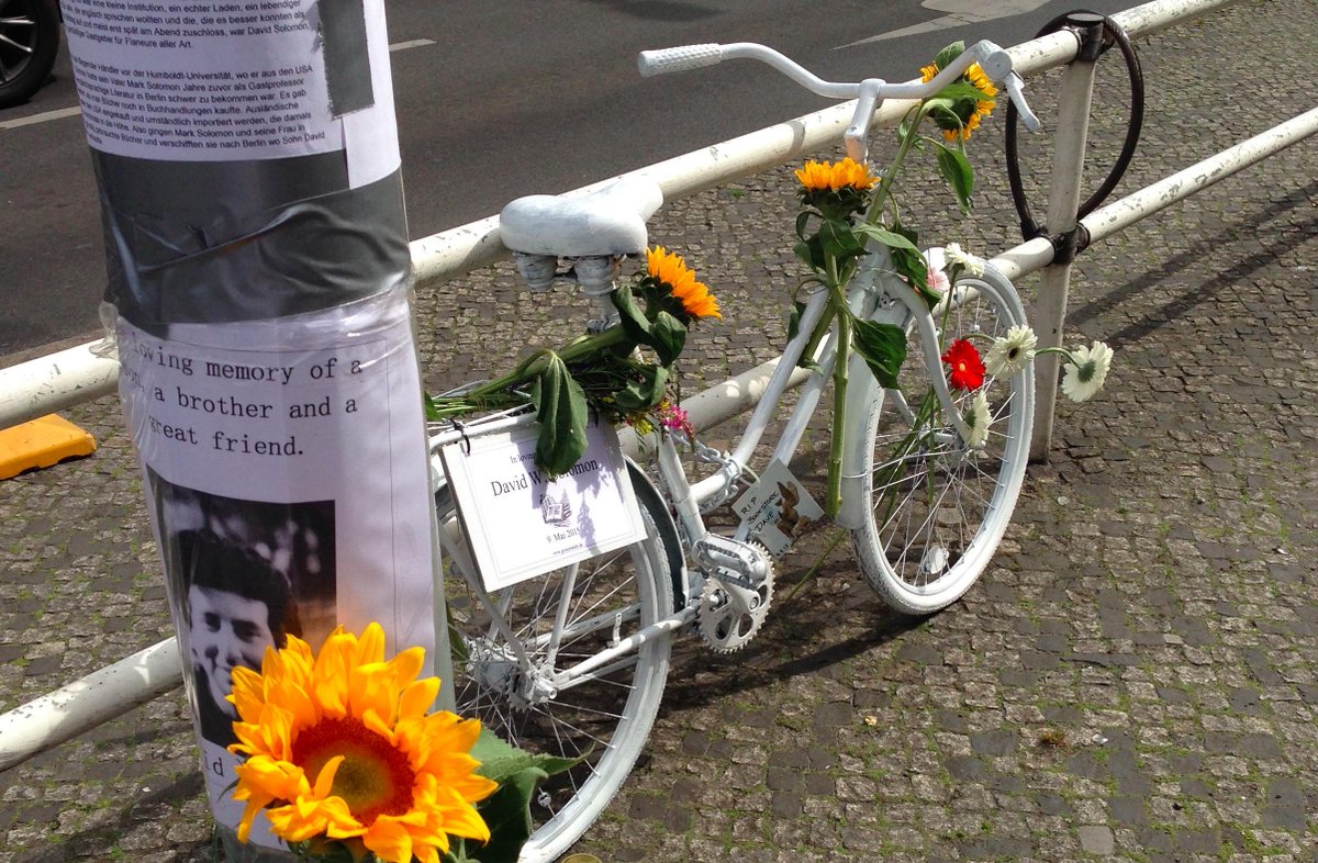 High Noon am Amtsgericht - Mahnwache gegen fatales Urteil !
#AutoJustiz <a href="/CMBerlin/">Chad & Meghan Berlin</a> 
Please RT 
facebook.com/events/9740301…