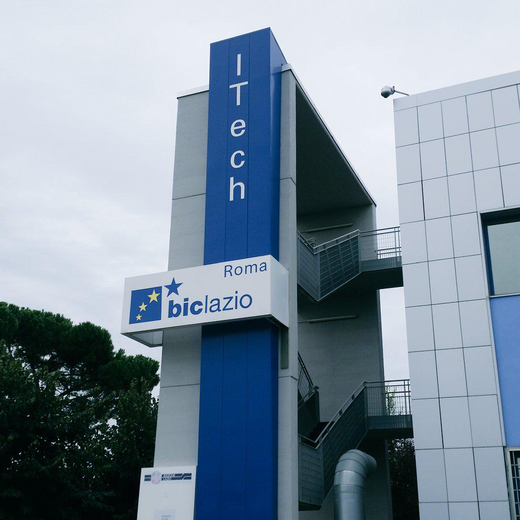 PariniTwin's tweet photo. Oggi al @BICLazio per affrontare il tema della #brevettazione in Italia e all'estero. 1° Seminario di #studiotorta http://t.co/4CH1mF8gnF