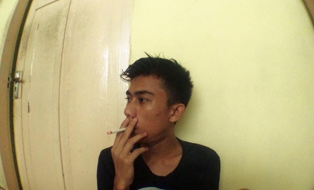Andi_Yayaat's tweet image. #SmokingArea
#Sampoernamild