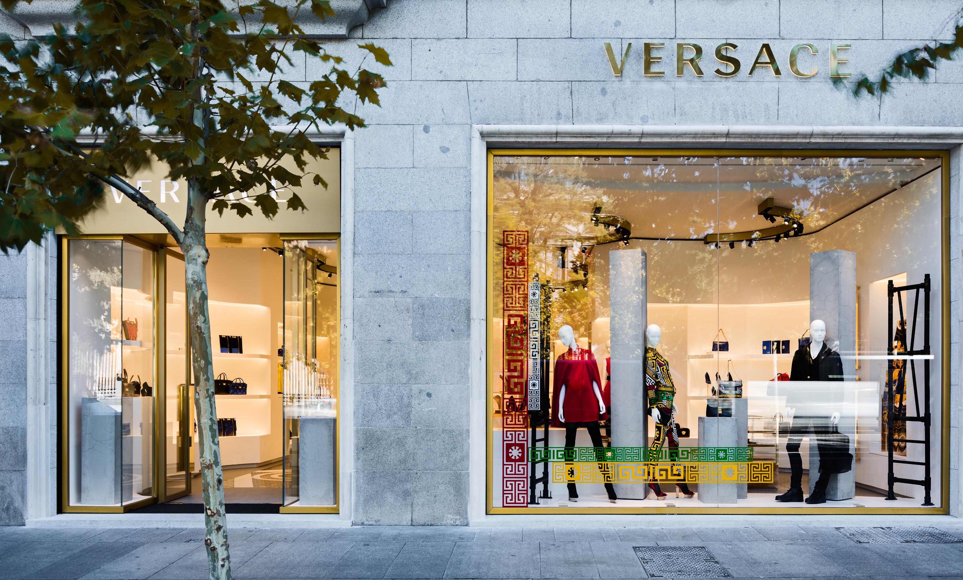 VERSACE on Twitter: "The new #Versace boutique in Madrid celebrates the  dynamism of the Maison and the traditional Italian architecture.  http://t.co/hkKydekhp6" / Twitter