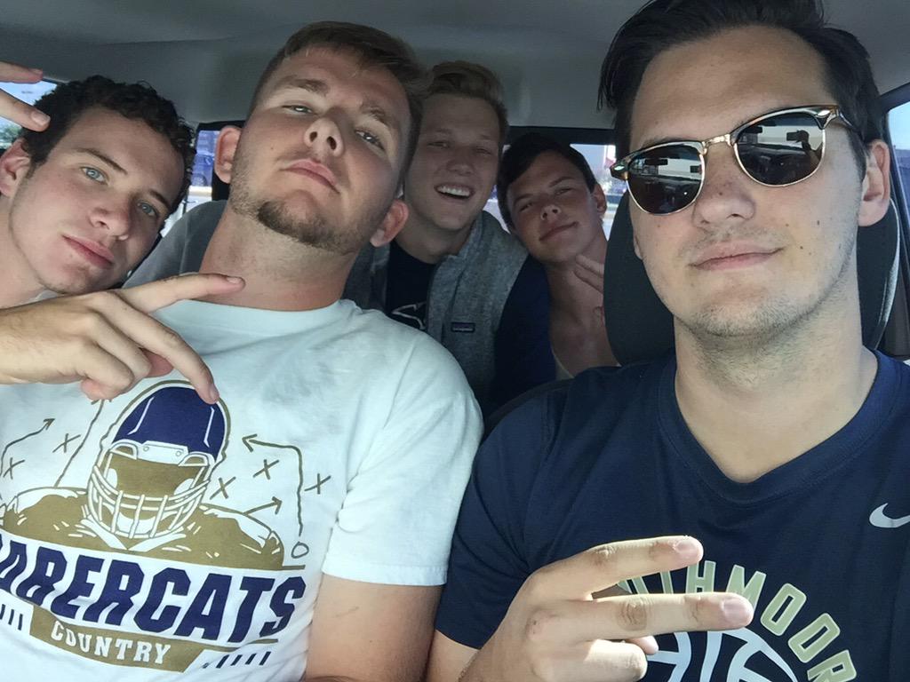 SouthmooreSS's tweet photo. On the road to 6-0 😈😈😈 http://t.co/uMDYzE42ZT