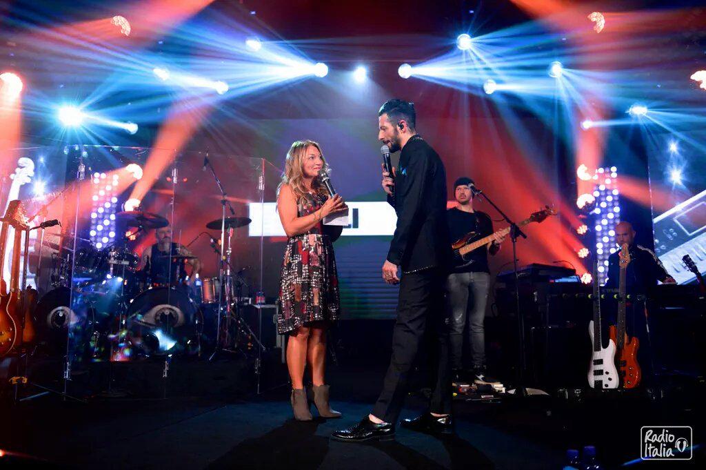 FrasidiNesli's tweet photo. Fantastici tutti. Ma soprattutto @neslimusic
Arrivederci e grazie, restate connessi! 
#NesliRadioItaliaLive http://t.co/xMQKGqJPwA