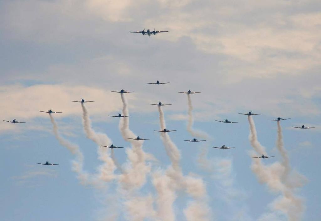 DeltaBravo33's tweet photo. Instagram : by andrewbianco - What a magnificent sight (and sound). #PotomacFlight courtesy of #CulpeperAirfest. #a… http://t.co/wW9D5nMQSO