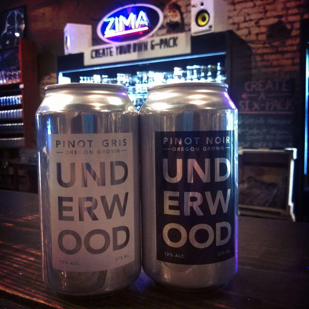 TheMaltiDUDES's tweet photo. @unionwinecompany Pinot Noir and Pinot Gris cans are finally here! #startwining http://t.co/2yWwJqSsX6 http://t.co/BxEmT8luA7